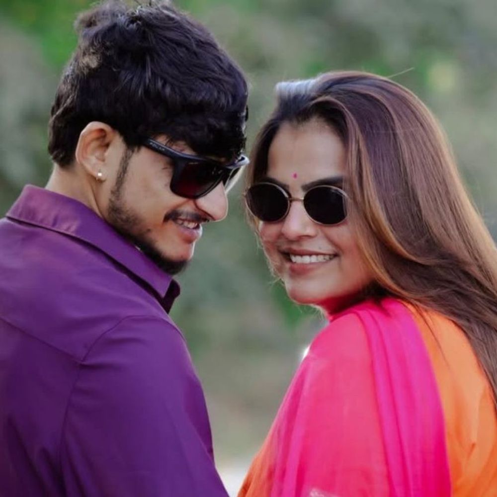 લોકગાયિકા કાજલ મહેરિયાના પ્રેમલગ્નનો વિવાદ વકર્યો:પરિવાર અને સમાજના લોકો સાસરીમાં પહોંચી જતાં મામલો પોલીસ સ્ટેશને પહોંચ્યો