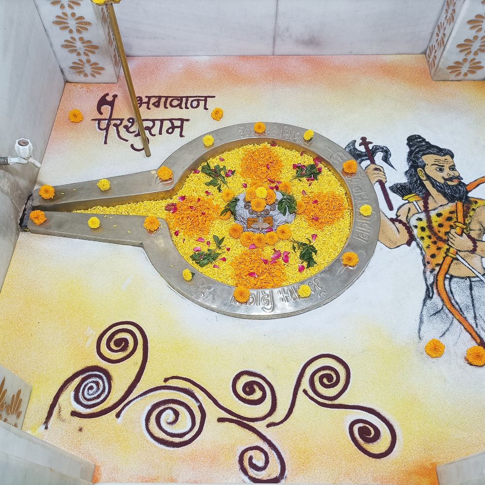 રાયગઢમાં વૈજનાથ મહાદેવ મંદિરમાં પરશુરામ જયંતિની ઉજવણી:ભગવાન પરશુરામની પ્રતિકૃતિનો સંધ્યા શણગાર અર્પણ કરાયો