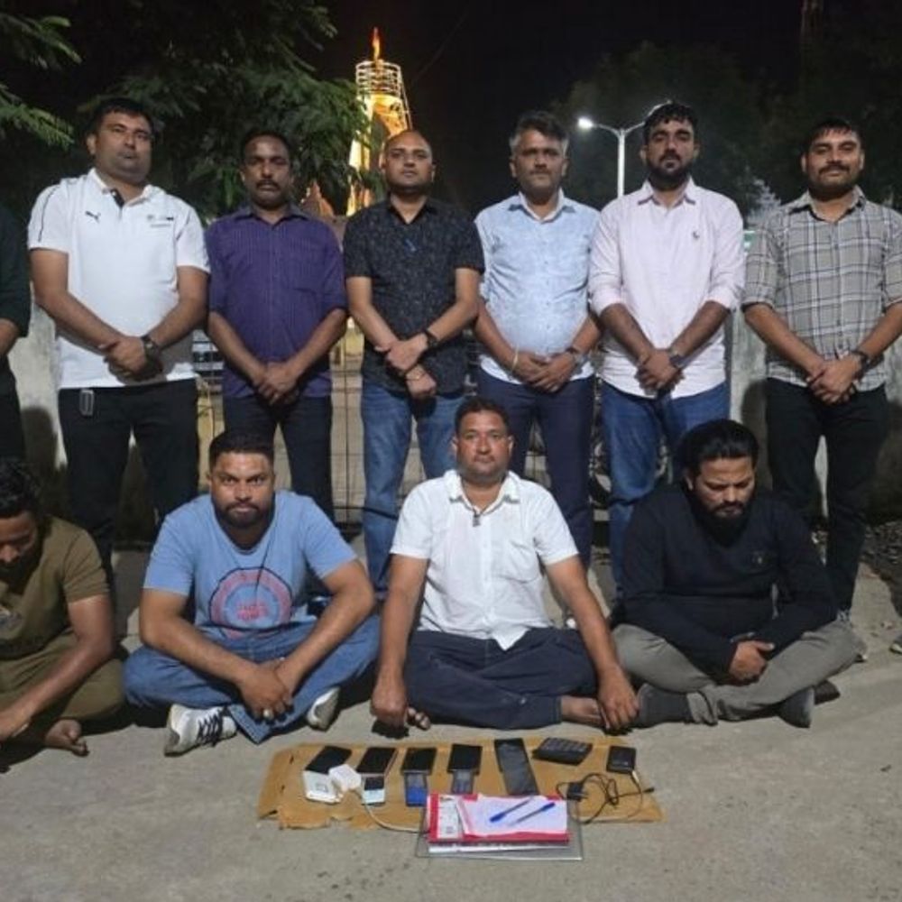 દહેગામમાં IPL સટ્ટા રેકેટનો પર્દાફાશ, 4 સટોડિયા 1.19 લાખના મુદ્દામાલ સાથે ઝડપાયા