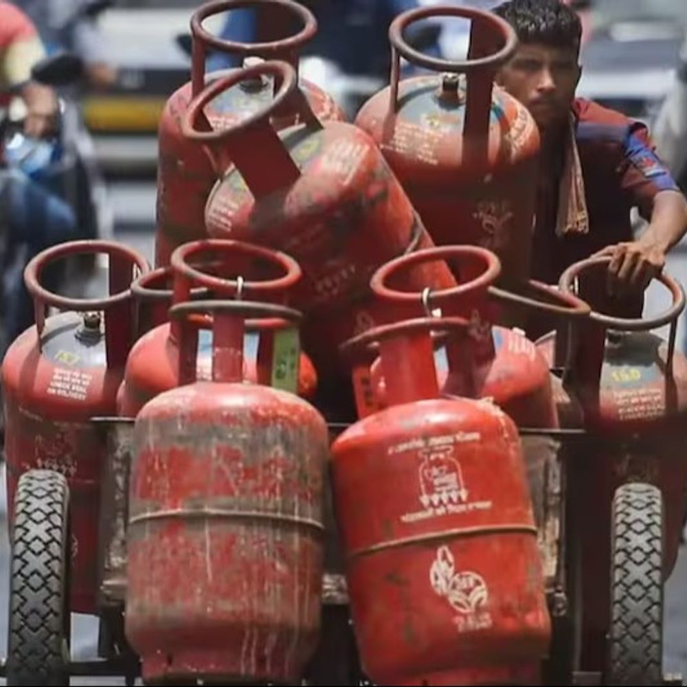 માર્ચમાં ઘરેલું LPG નો વપરાશ 13% ઘટ્યો:ઈરાન યુદ્ધને કારણે સપ્લાય પ્રભાવિત; પેટ્રોલ-ડીઝલની માગ 8% સુધી વધી