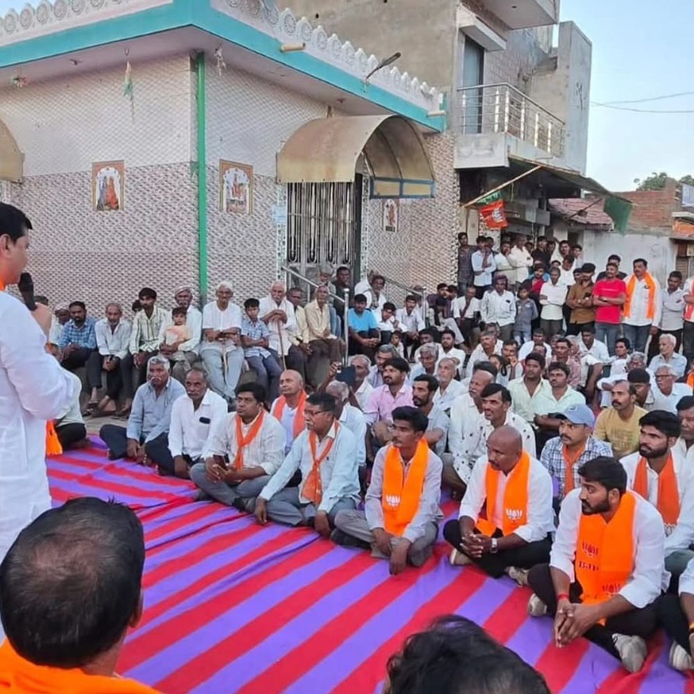 ધારાસભ્ય જગદીશભાઈ મકવાણાએ 9 ગામોની મુલાકાત લીધી:સ્થાનિક સ્વરાજ્ય ચૂંટણી પ્રચારમાં ગ્રામ્ય વિસ્તારોમાં સભાઓ યોજી