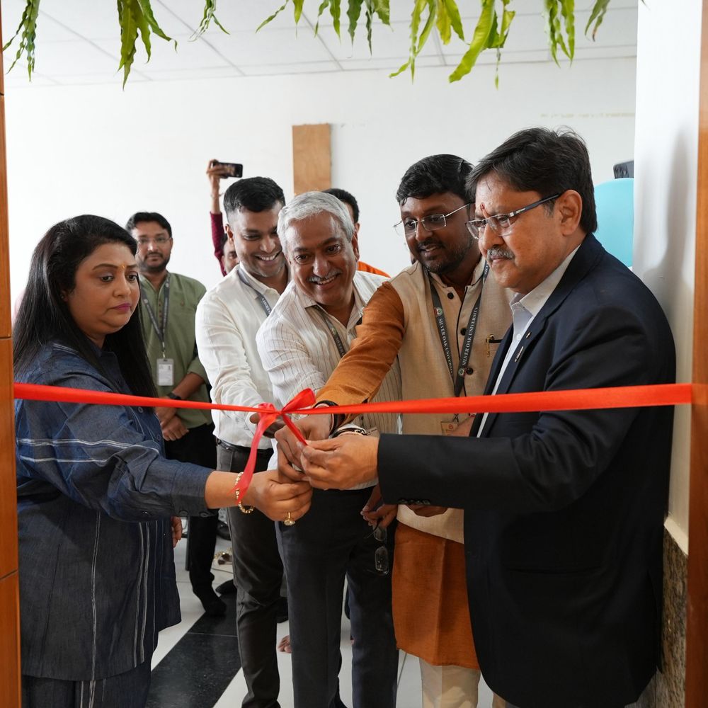 સિલ્વર ઓક યુનિવર્સિટીમાં IEEE સ્ટુડન્ટ વર્કસ્પેસનું ઉદ્ઘાટન:વિદ્યાર્થીઓને વૈશ્વિક ટેક્નિકલ કૌશલ્યો સાથે જોડવામાં અને ઉદ્યોગ જગતની માંગ મુજબ સજ્જ કરવામાં મદદરૂપ થશે