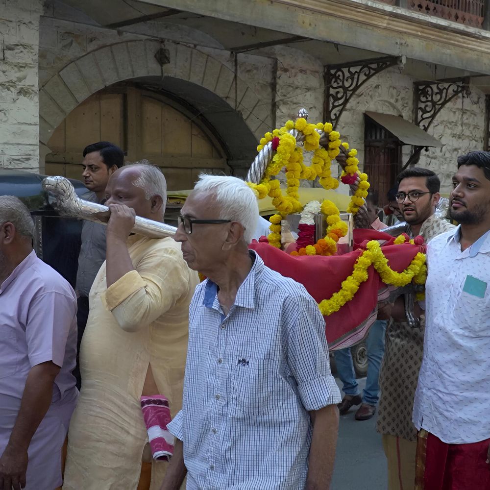 લુણાવાડાનો 593મો સ્થાપના દિન: શોભાયાત્રા, લૂણેશ્વર દાદાની મહાપૂજા.