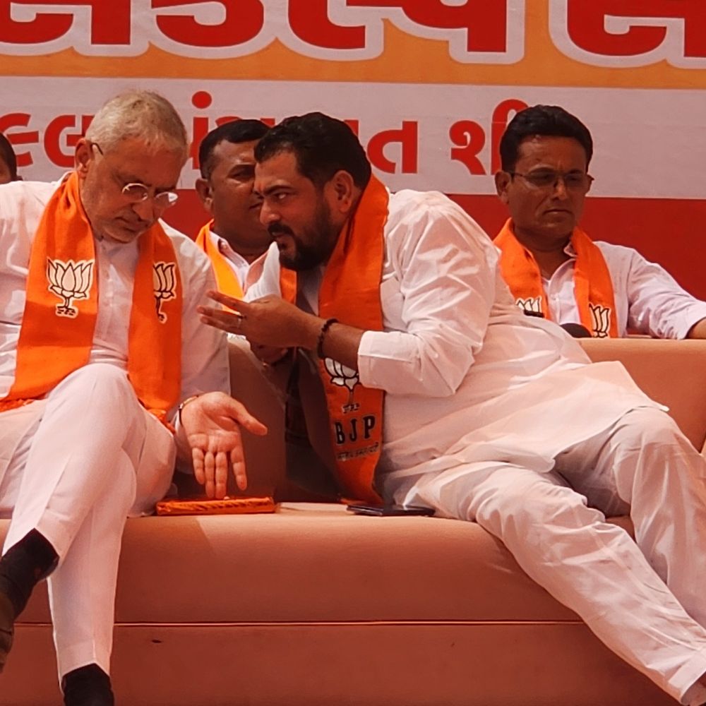 ‘તમારા ધારાસભ્ય વિધાનસભામાં મૂંગા બેસી રહે છે’:ગીર સોમનાથમાં જગદીશ વિશ્વકર્માનો કટાક્ષ, વિમલ ચુડાસમાએ કહ્યું- ગૃહની કાર્યવાહી લાઈવ કરો, ખબર પડે કોણ ચુપ બેસે છે