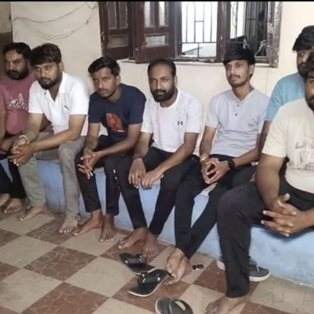 સ્કૂટરની તોડફોડ કરી ઘર પર પથ્થરમારો કરનાર 8 શખસો દબોચાયા:હાદાનગરમાં મહિલાની છેડતી મુદ્દે આતંક મચાવ્યો હતો