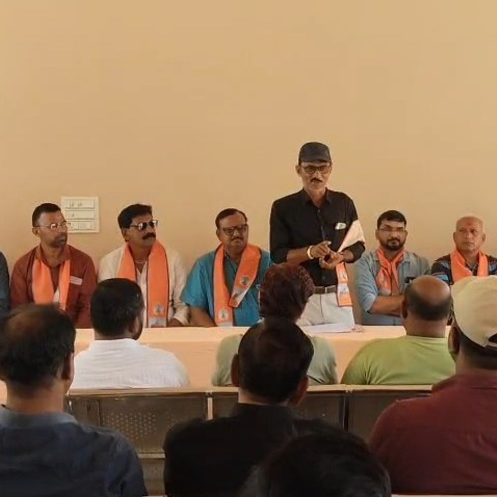 મોડાસા સાકરિયા હનુમાન મંદિરે પ્રેસ કોન્ફરન્સ યોજાઈ:22 થી 24 એપ્રિલના ત્રિદિવસીય મહોત્સવની માહિતી અપાઈ