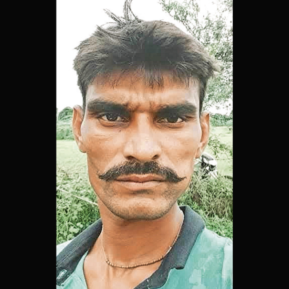 વ્યાજખોરોનો ત્રાસ: અઢી લાખના ત્રણ લાખ ચૂકવ્યા છતાં અભદ્ર ટિપ્પણીઓ.