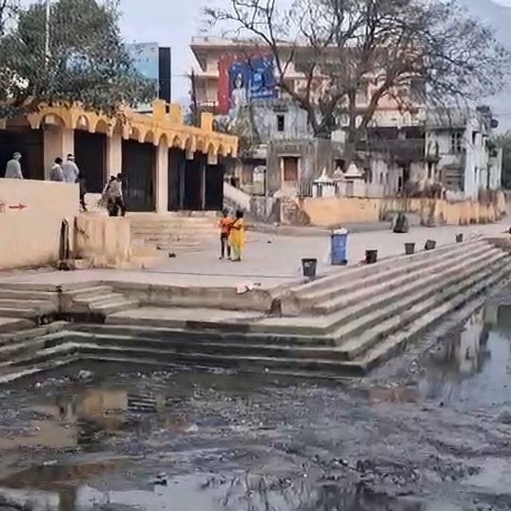 જૂનાગઢ દામોદર કુંડ સફાઈ માટે બે દિવસ શ્રદ્ધાળુઓ માટે બંધ:​પિતૃ તર્પણ માટે પ્રખ્યાત દામોદર કુંડ આગામી 21 અને 22 એપ્રિલના બે દિવસ બંધ રહેશે, ચૈત્ર માસની ભીડ બાદ તીર્થ ક્ષેત્રમાં સફાઈ અભિયાન હાથ ધરાશે