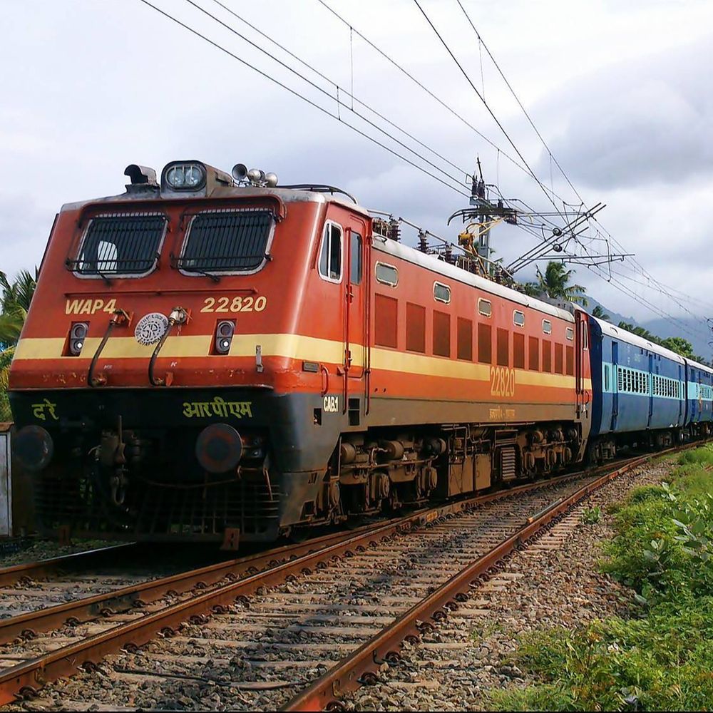 ઉનાળા વેકેશનના ધસારાને પહોંચી વળવા રેલવેનો મહત્વનો નિર્ણય:ઉધના-મધુબની સહિત ચાર 'ટ્રેન ઓન ડિમાન્ડ' સ્પેશિયલ અનરિઝર્વ્ડ ટ્રેન દોડશે, મુસાફરોને મોટી રાહત મળશે