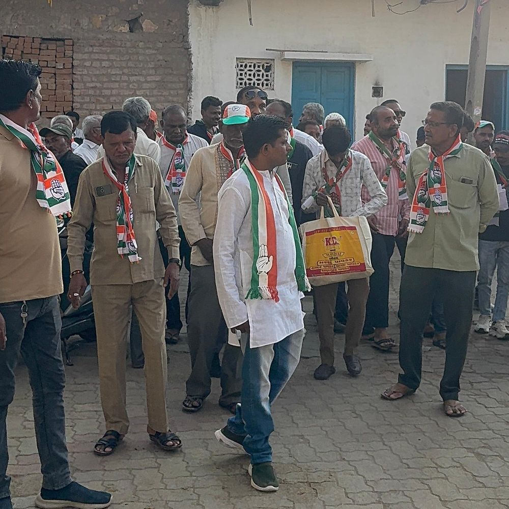 કોંગ્રેસ વોર્ડ 9 ના ઉમેદવારોનો ખેરાળીમાં જનસંપર્ક:મહાનગરપાલિકા બન્યા બાદ પ્રથમવાર કોર્પોરેશન ચૂંટણી યોજાશે