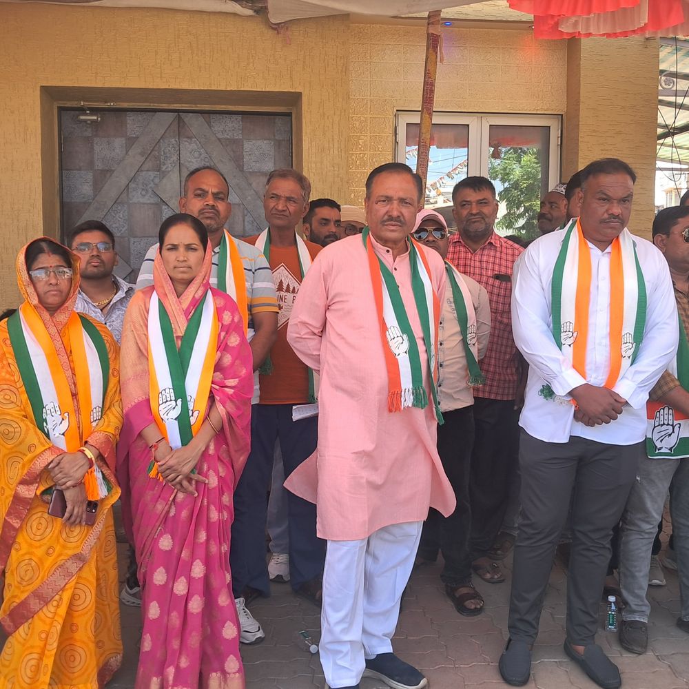 રાજકોટ વોર્ડ 15માં ચૂંટણી જંગ તેજ:સરકારી અધિકારીઓ દ્વારા પ્રચાર મુદ્દે કોંગ્રેસના આરોપ, ભાજપે કહ્યું- કોંગ્રેસ હાર ભાળી ગઈ હોવાથી આવું કરે છે