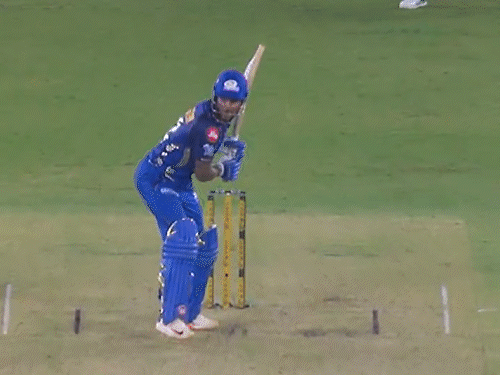 8 ચોગ્ગા-7 સિક્સર, તિલક વર્માની તોફાની બેટિંગ:45 બોલમાં જ સદી ફટકારી.