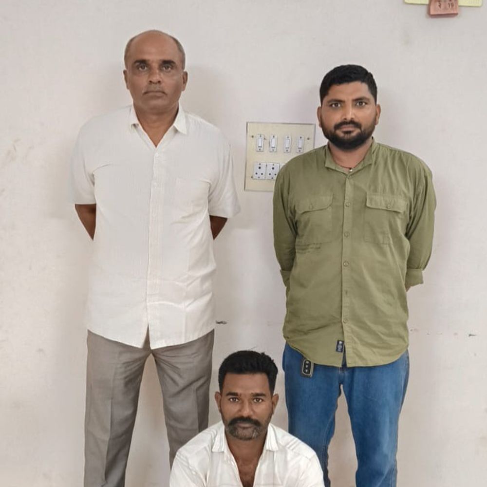 ધરપકડ:નાસતા ફરતા શખ્સને દેવભૂમિ એસઓજી ટીમે દબોચી લીધો