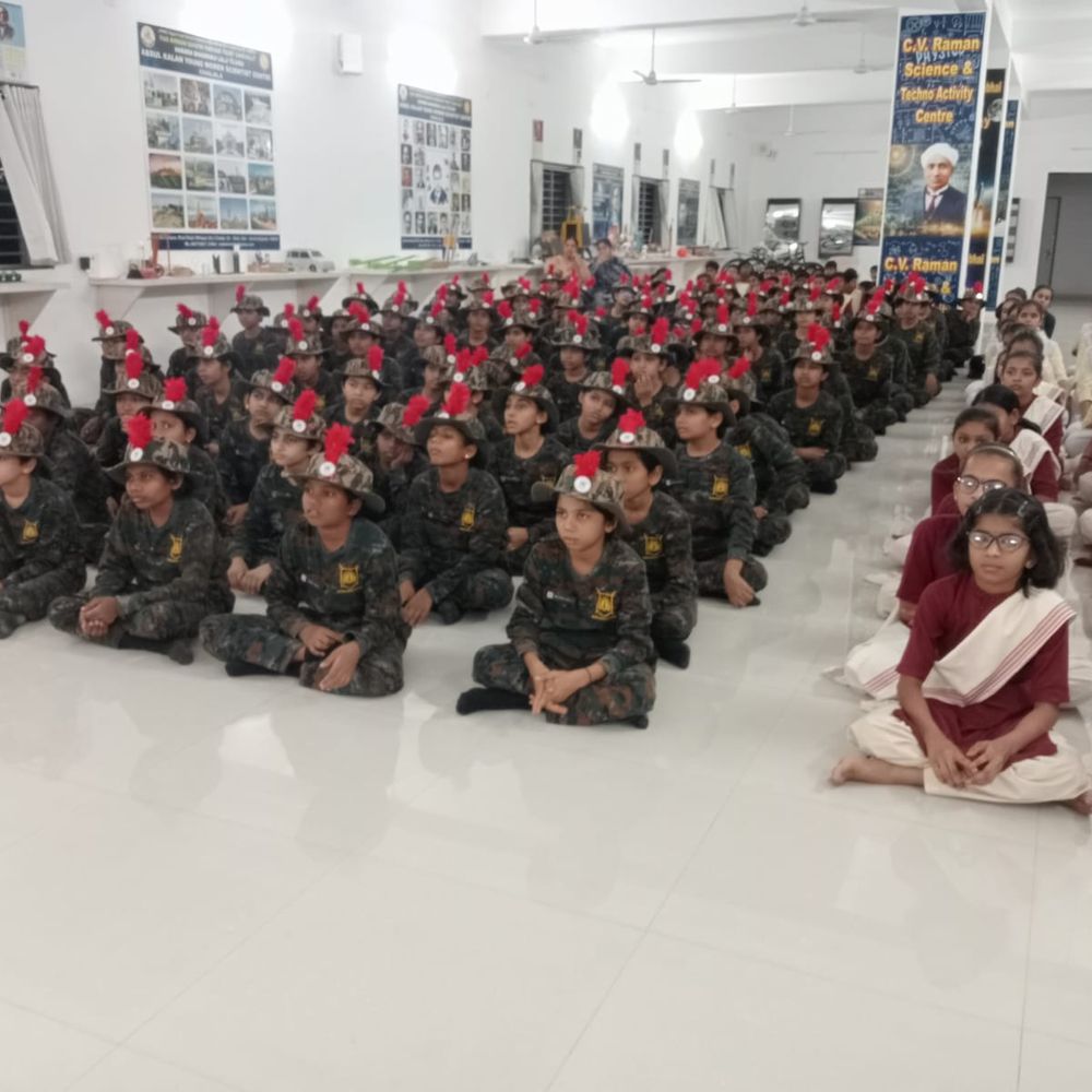 વિદ્યાર્થીઓને અપાયું માર્ગદર્શન:પોલીસે સાઈબર ક્રાઈમ અંગે છાત્રોને સમજણ આપી