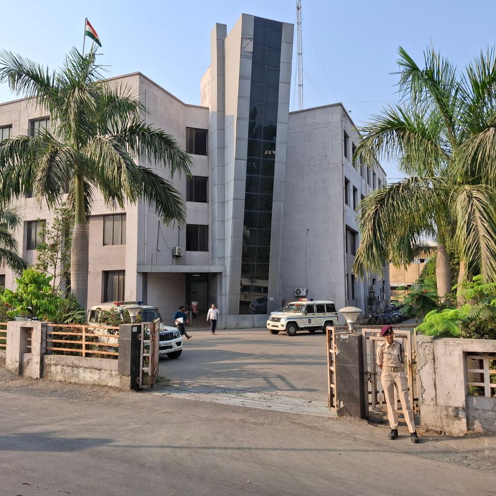 વલસાડના ઊંટડીમાં વકફ બોર્ડની જમીન ખાનગી બતાવી પધરાવી દીધી:નાયબ કલેક્ટરે ₹42.69 લાખની જમીનની નોંધ નામંજૂર કરી, મસ્જિદ ટ્રસ્ટની વાંધા અરજીને ગ્રાહ્ય રાખી