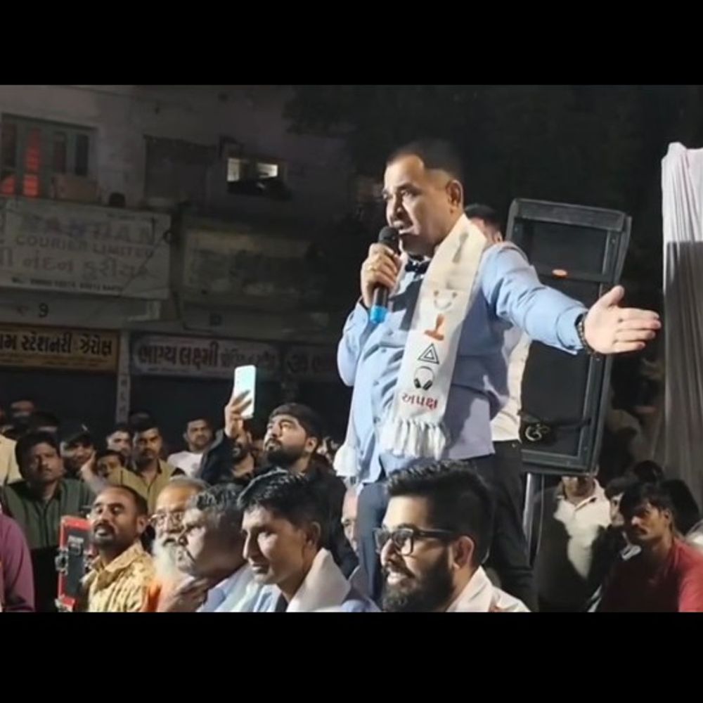 મોરબીમાં મંત્રી અમૃતિયાનો પૂર્વ પ્રમુખને સણસણતો જવાબ:કહ્યું: 'અખંડ દીવામાં હરામનું ઘી, બંદૂક લઈને આવો' નિવેદનથી રાજકારણ ગરમાયું