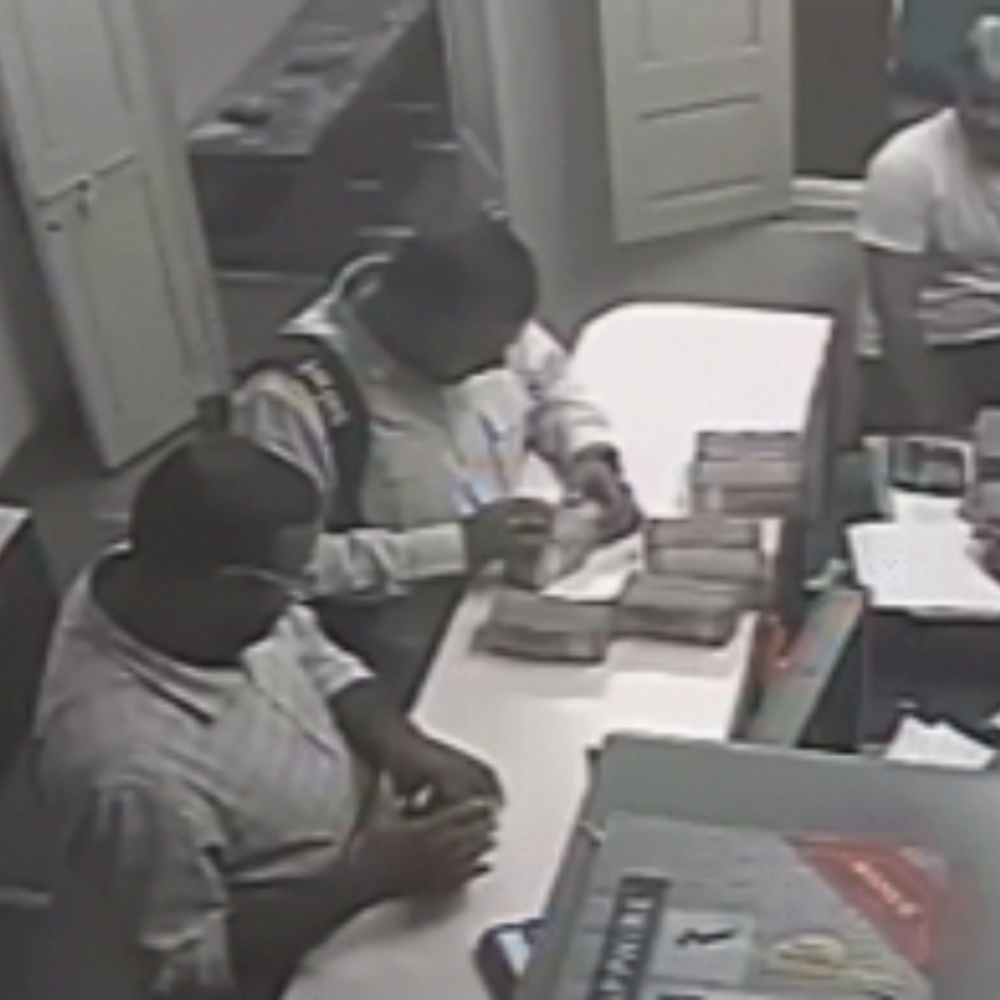 આપ હવાલા કાંડ: આકાશ મિશ્રા ગુજરાત AAPના મોટા નેતાઓ સાથે સંપર્કમાં.