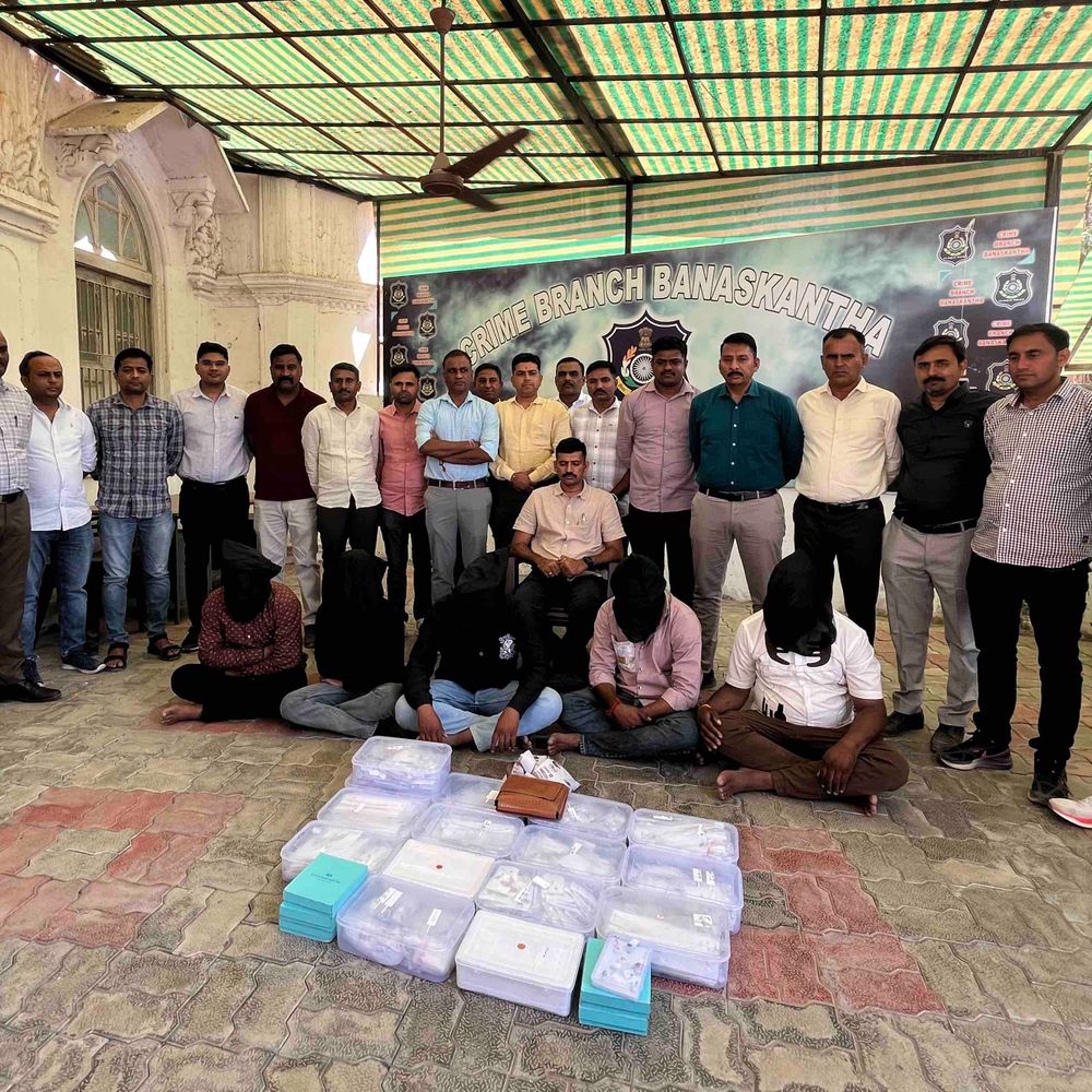 ડીસામાં 13 કિલો ચાંદીની લૂંટનો ભેદ ઉકેલાયો:પાંચ આરોપી ઝડપાયા, રૂ. 30 લાખનો મુદ્દામાલ રિકવર