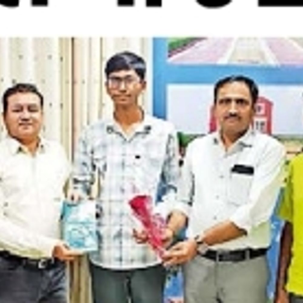 માધાપર મોડેલ સ્કૂલના વિદ્યાર્થીએ મોંઘા કોચિંગ વિના સરકારી શિક્ષણ અને જાત-મહેનતથી JEE મેઈન્સમાં મેળવી સફળતા