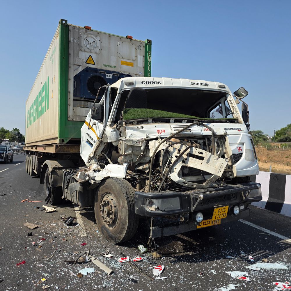 હિંમતનગર નેશનલ હાઈવે પર બે અકસ્માત: ચાર ટ્રક અથડાઈ, એકને ઈજા; સાડા ચાર કલાકમાં ઘટના.