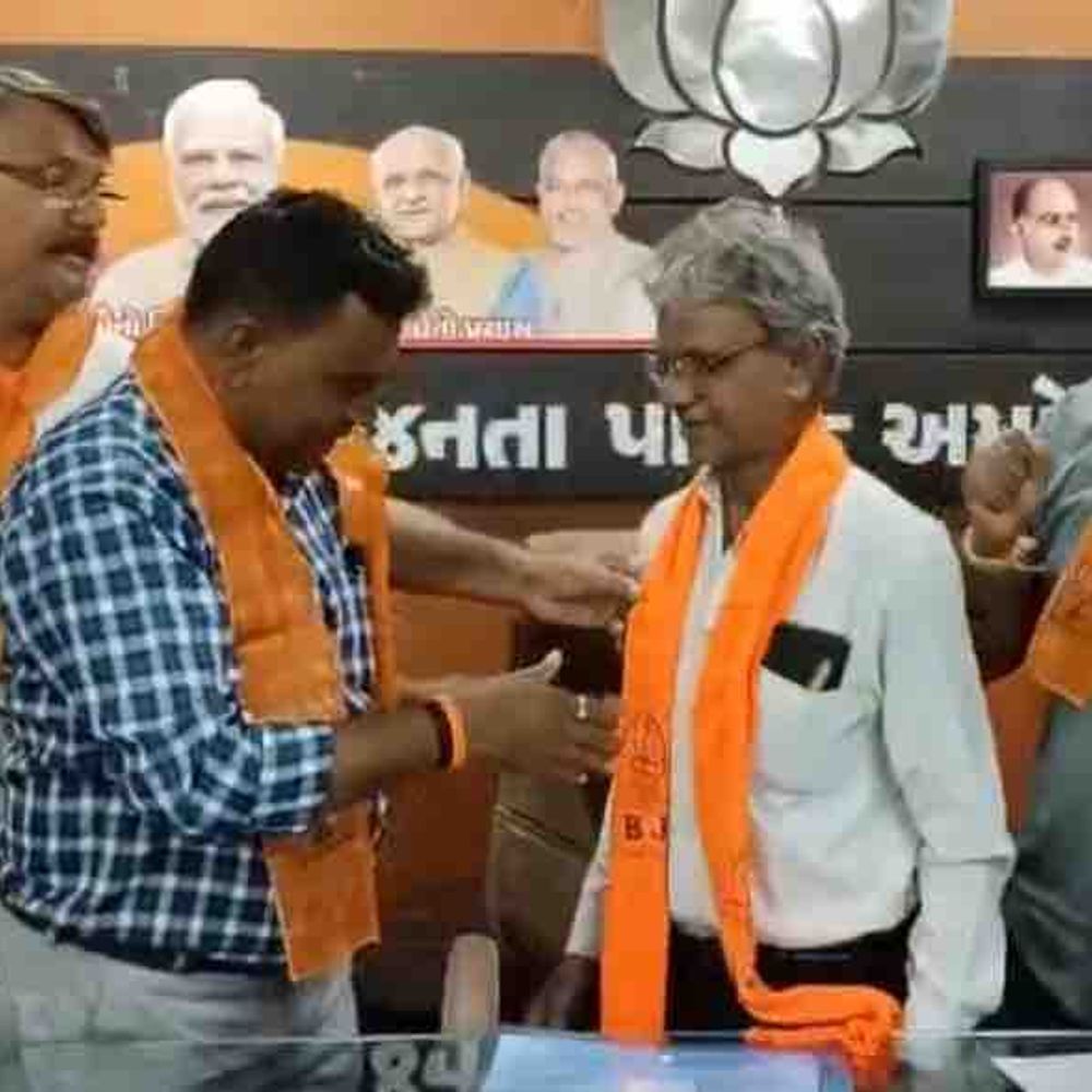 અમરેલીમાં કોંગ્રેસને ઝટકો: દિનેશ પરમાર ભાજપમાં જોડાયા:35 વર્ષના સિનિયર નેતાએ પક્ષ છોડી કોંગ્રેસ પર ગંભીર આરોપ લગાવ્યા