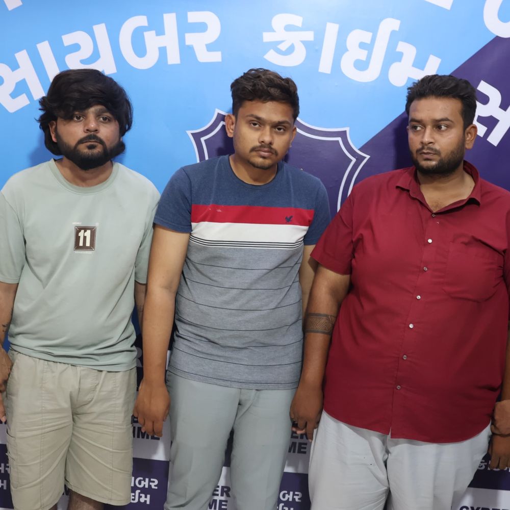 ATM કાર્ડ અને પિન નંબર વિના બેંક ખાતામાંથી પૈસા ગાયાબ:સુરતના ભેજાબાજોની ગજબની મોડસ ઓપરેન્ડી, BScના વિદ્યાર્થી સહિત 3ની ધરપકડ; હરિણાયા કનેક્શન ખુલ્યું