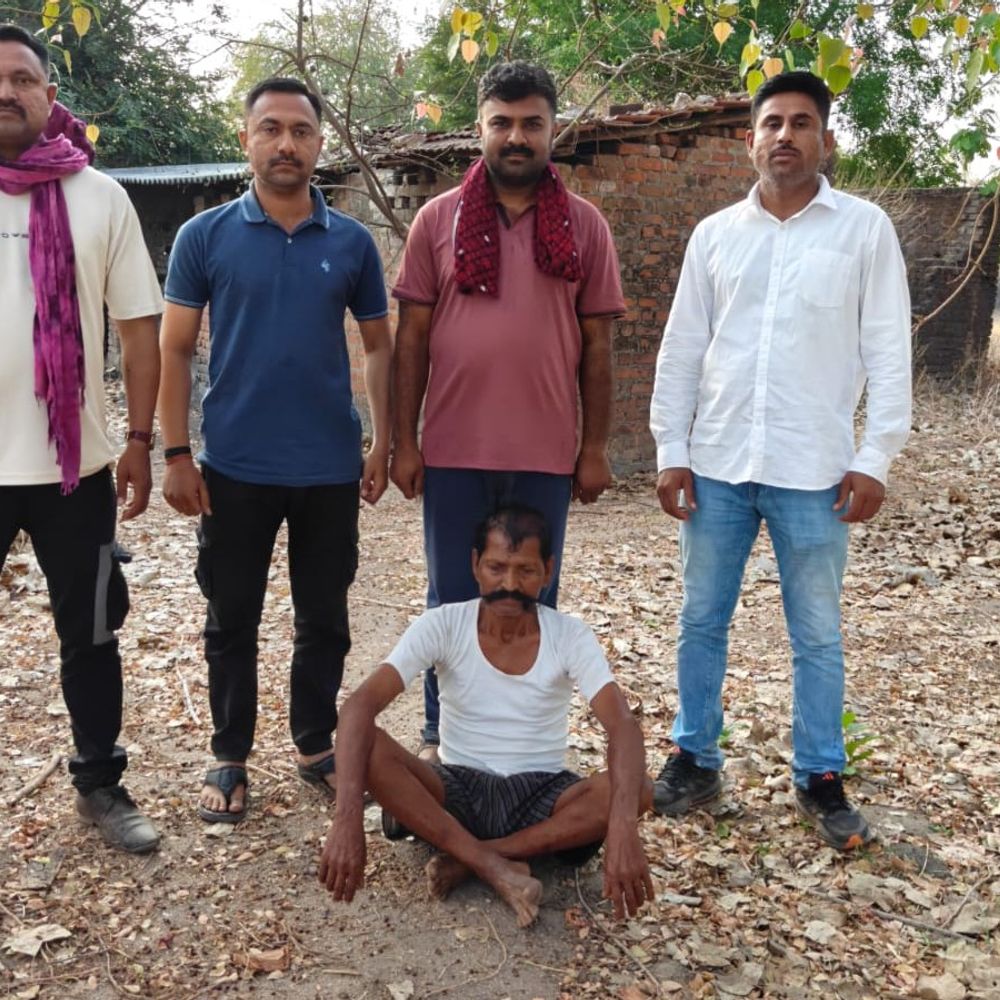 પેટ્રોલપંપ લૂંટનો મુખ્ય સૂત્રધાર 27 વર્ષે ઝડપાયો:જામનગર LCBએ મધ્યપ્રદેશથી આરોપીને દબોચી લીધો