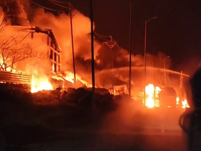 MPના પીથમપુરમાં કેમિકલ વેસ્ટ કંપનીમાં ભીષણ આગ.