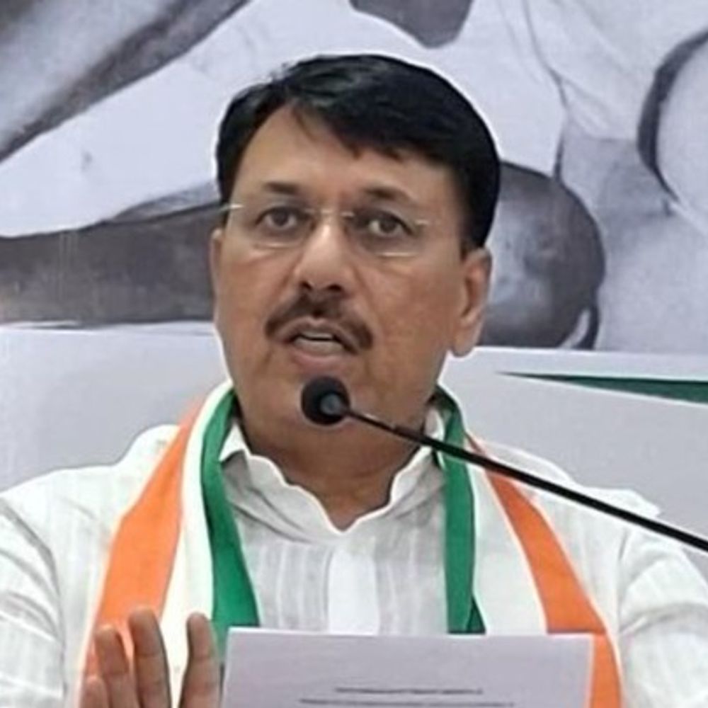 રાજ્ય ચૂંટણી આયોગને કોંગ્રેસની લેખિત રજૂઆત:“પોલીસ બની સત્તાધારી પક્ષનો હાથો, ઉમેદવારોને સ્ટેશન બોલાવી હેરાનગતિ”, નિષ્પક્ષ ચૂંટણી માટે તાત્કાલિક પગલાં લેવાની માંગ