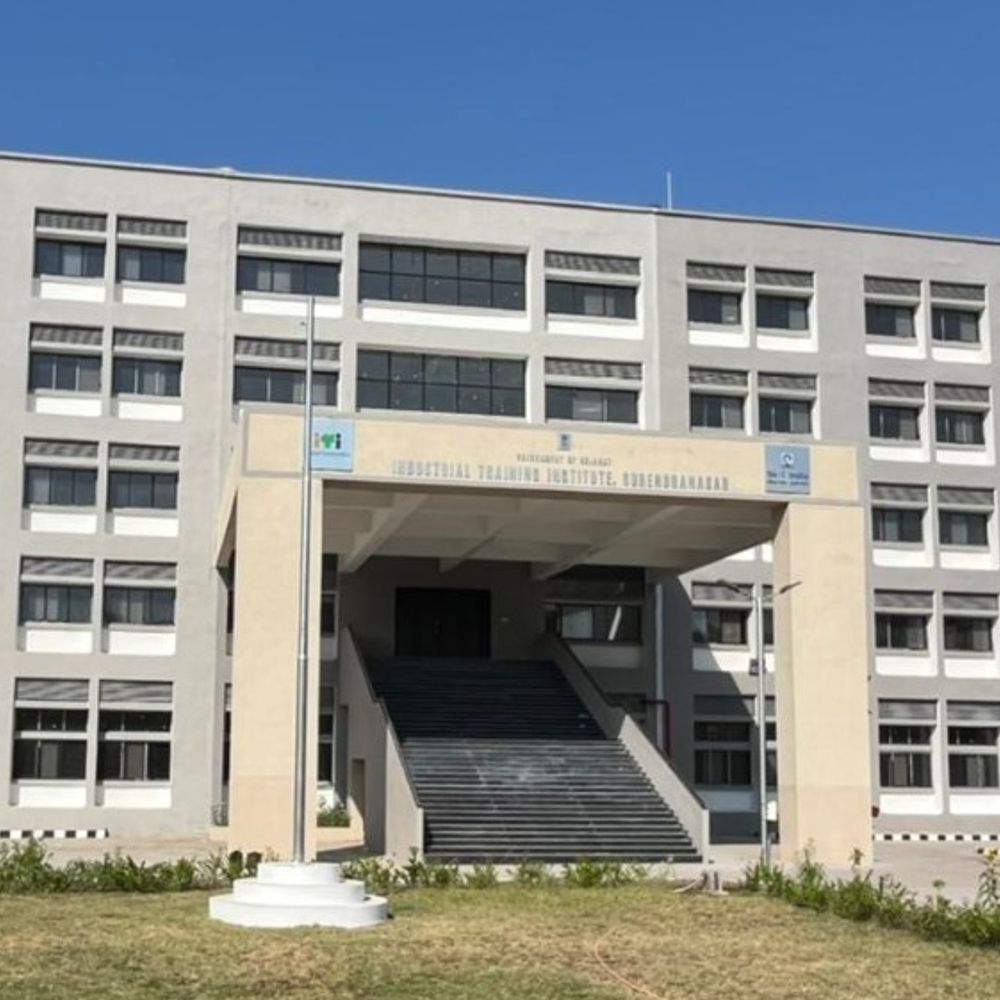 સુરેન્દ્રનગર ચૂંટણી, વોર્ડ 6 થી 9 માટે કંટ્રોલ રૂમ શરૂ:એમ.પી.શાહ ITI ખાતે કાર્યરત