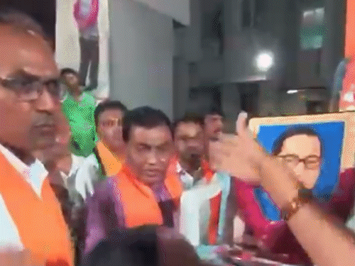 Gujarat Election Rallies Spark Protests Over Basic Services