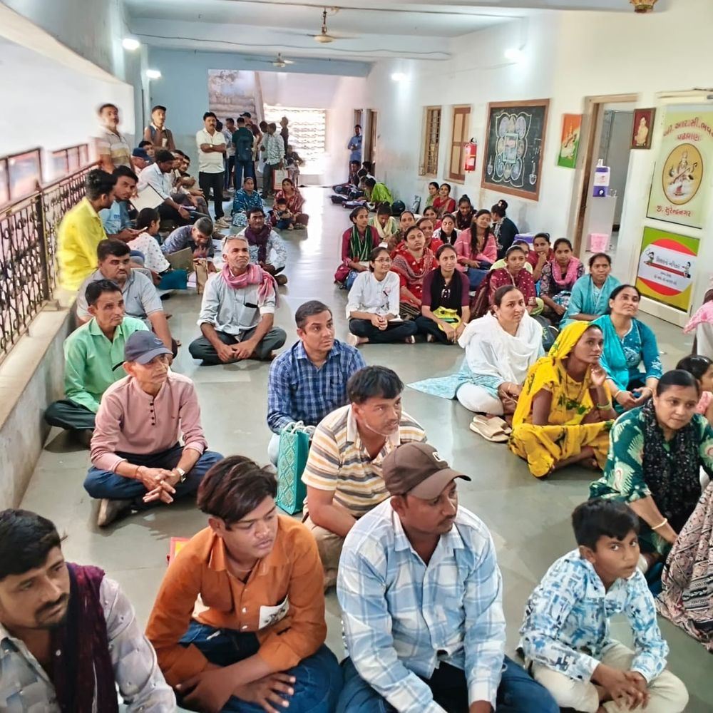 દિવ્યાંગ વિદ્યાર્થીઓના વાલીઓ, ઉમેદવારોએ લીધા મતદાનના શપથ:સુરેન્દ્રનગર BRC ભવન ખાતે સ્થાનિક સ્વરાજ્ય ચૂંટણી માટે જાગૃતિ