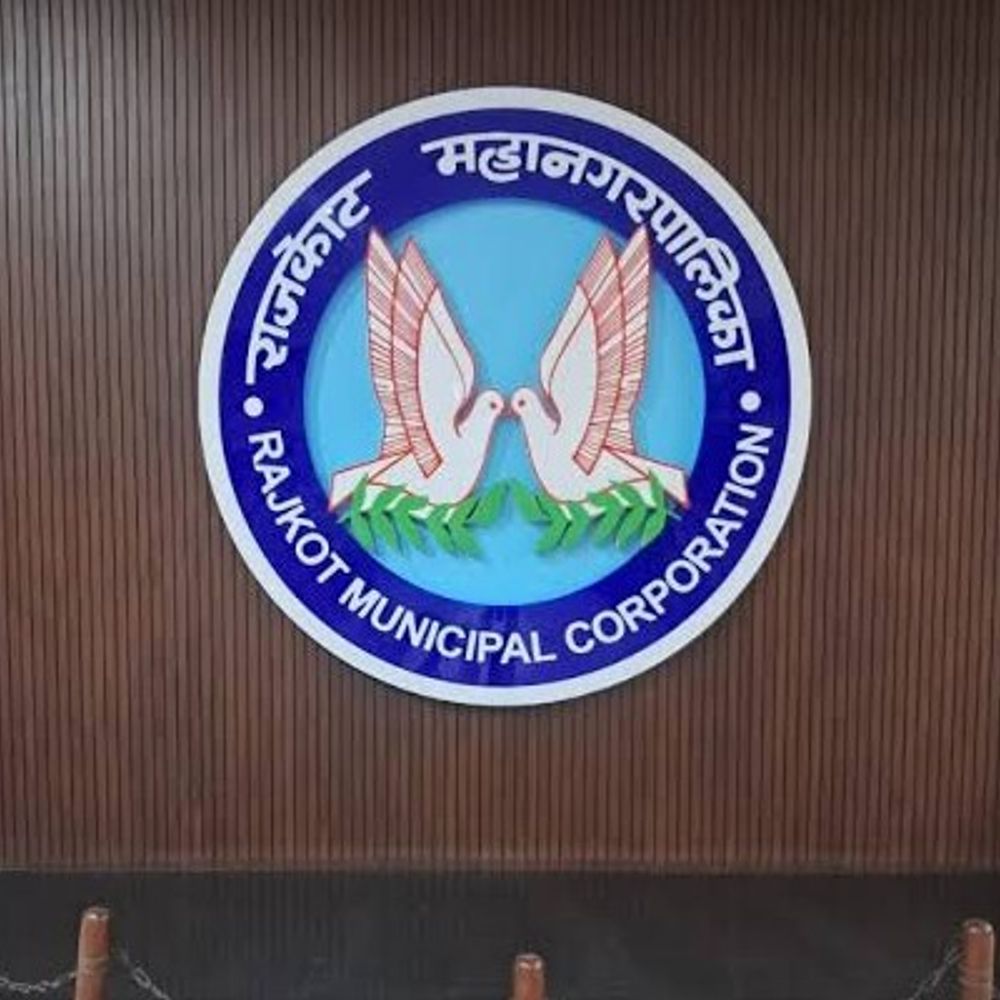 મતદાન કરતા પૂર્વે નામ યાદીમાં છે કે નહીં ખાતરી કરો:રાજકોટ મનપાએ ખાસ ઓનલાઈન વ્યવસ્થા ગોઠવી, ચૂંટણી કાર્ડનાં નંબરને આધારે આંગળીનાં ટેરવે મળશે જાણકારી