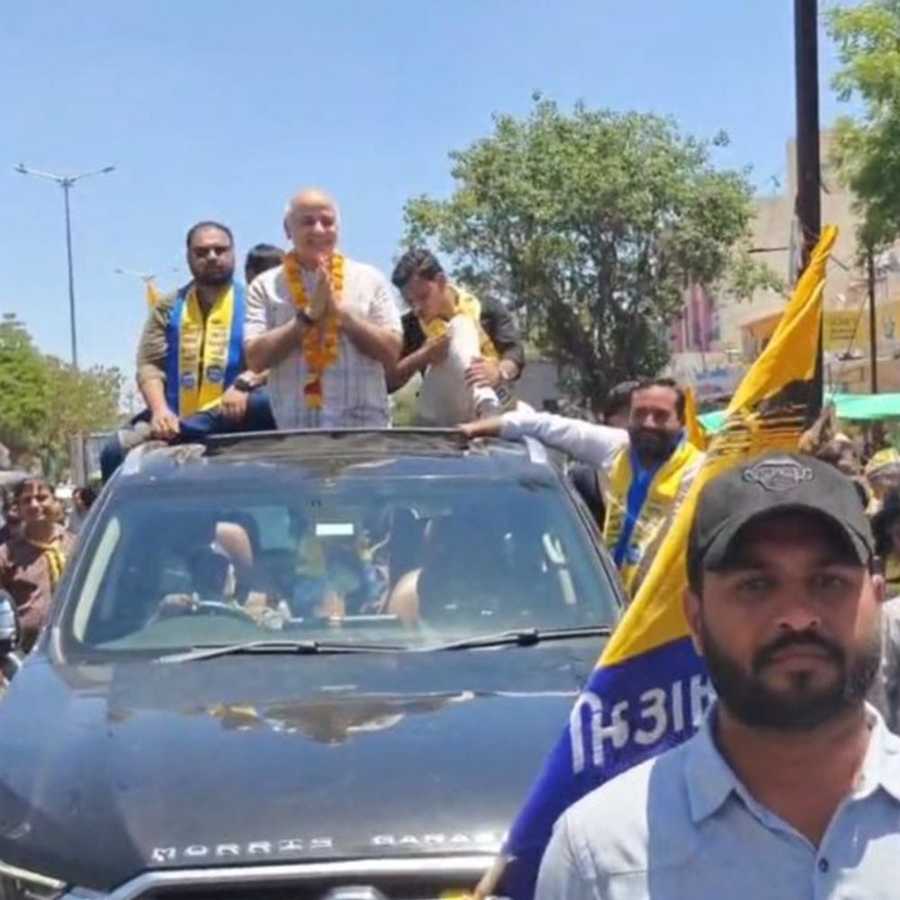 ભાજપ ગુજરાતના લોકોને ગુલામ સમજે છે:કોંગ્રેસનાં ઉમેદવારો કમલામમાંથી નક્કી થાય છે, 'આપ' એકમાત્ર વિકલ્પ, હવાલાકાંડ અને ભ્રષ્ટાચાર મુદ્દે ભાજપ સરકાર પર સીસોદીયાનાં આકરા પ્રહારો