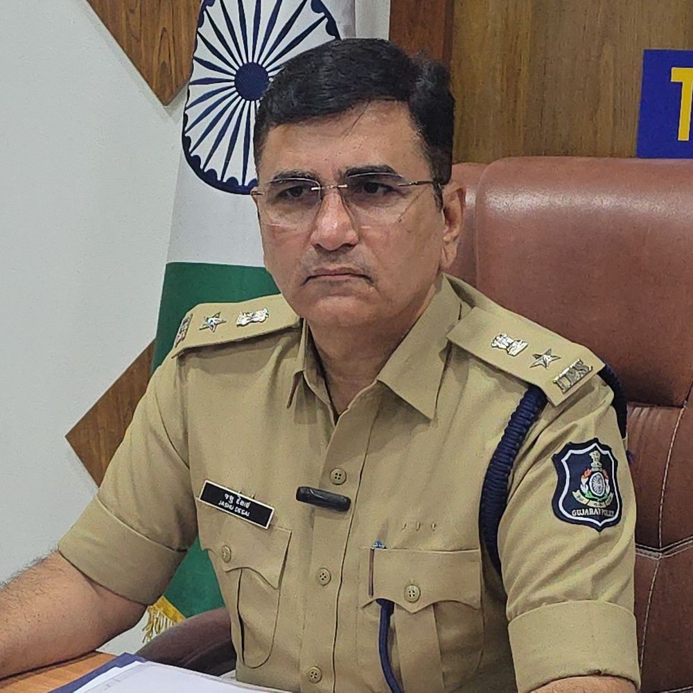 તાપીમાં સ્થાનિક સ્વરાજ્યની ચૂંટણી માટે 2200થી વધુ જવાનો તહેનાત:77 બોડીવોર્ન કેમેરા સાથે લોખંડી સુરક્ષા વ્યવસ્થા ગોઠવાઈ