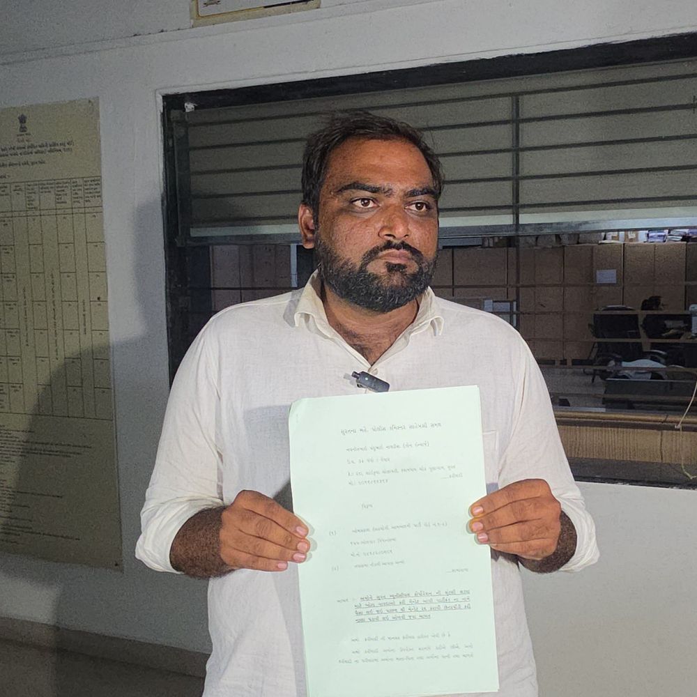 સુરત મનપા ચૂંટણીમાં ટિકિટના બદલે લાખોનો સોદો?:AAOના પૂર્વ પ્રમુખના ભાઈની પત્નીને ટિકિટ આપવા 18 લાખ માંગ્યાનો આક્ષેપ, દિલ્હીના સહયોગીને રૂપિયા આપ્યાનો વીડિયો વાઈરલ