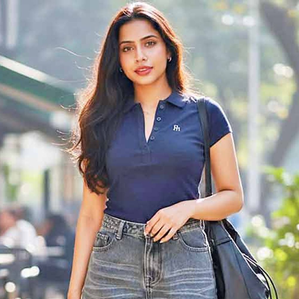 ફેશન:ગ્લેમરસ સમર: હવે જીન્સમાં પણ નહીં લાગે ગરમી, ટ્રાય કરો આ સ્ટાઇલ!