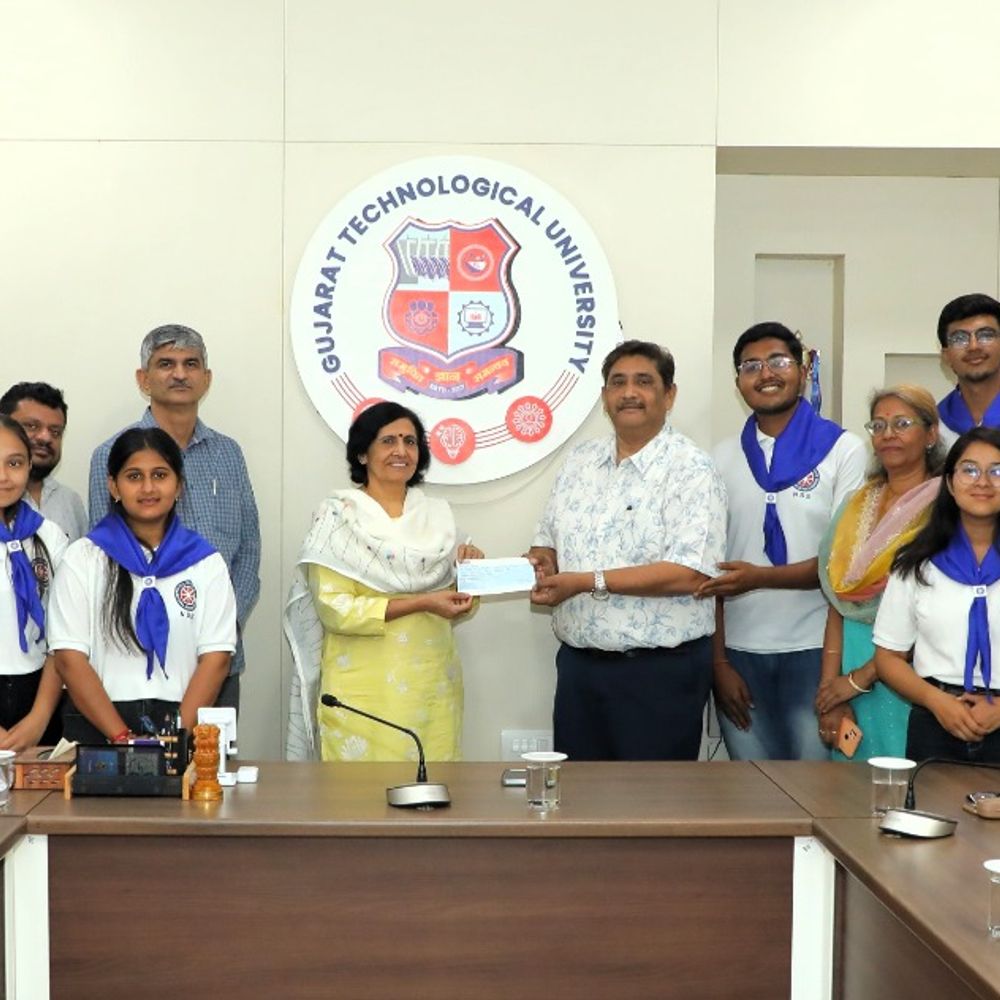 સામાજિક ઉત્તરદાયિત્વનું ઉત્તમ ઉદાહરણ:પાટણના વિદ્યાર્થીઓ સૈનિકો અને શહીદો માટે 1.11 લાખ ફંડ એકત્ર કરી ગુજરાતમાં પ્રથમ ક્રમે