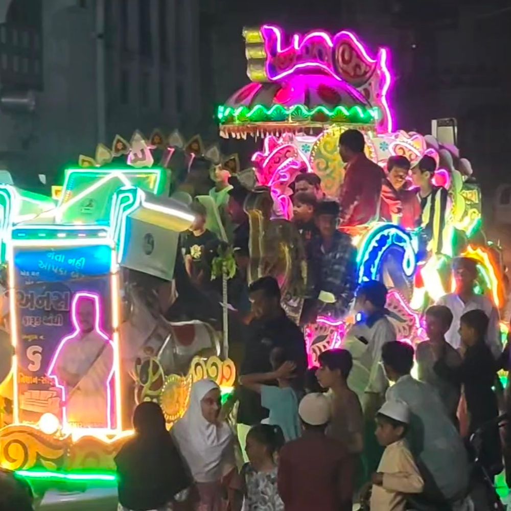 ગોધરામાં નગરપાલિકા ચૂંટણીનો પ્રચાર તેજ:ઉમેદવારો દ્વારા મોડી રાત સુધી રેલીઓ, મતદારોને રિઝવવા પ્રયાસ