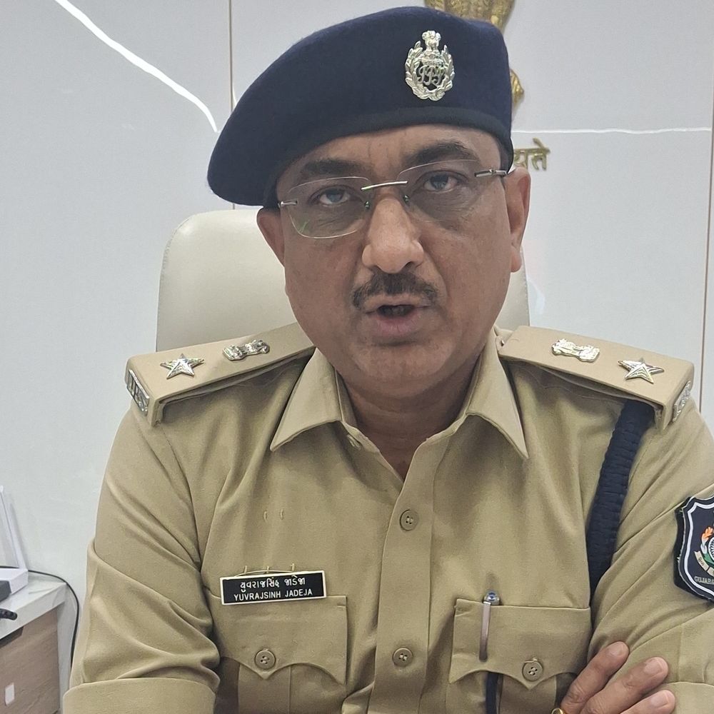 વલસાડમાં રૂ.2.76 કરોડનો દારૂ જપ્ત, 2842ની અટકાયત:ચૂંટણી પહેલા શાંતિપૂર્ણ મતદાન માટે પોલીસનું સઘન આયોજન