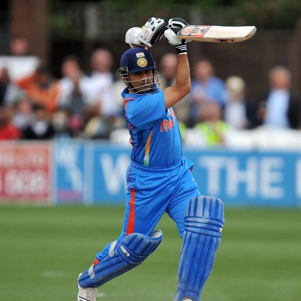 ચીયરલીડર્સે યુપીવાળા ઠુમકાં લગાવ્યાં, VIDEO:અંબાણીએ ફેન્સને સ્ટેડિયમની બહાર નીકળવાનો ઈશારો કર્યો, મુંબઈની ટીમ હારી, જામનગર ફરવા ઉપડી