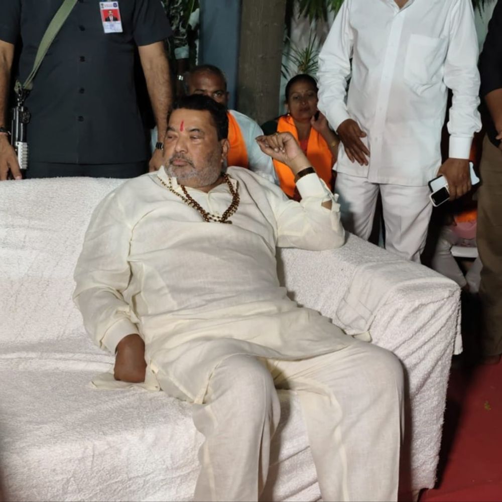 ભાવનગરમાં ભાજપની ‘વિજય વિશ્વાસ બેઠક’:પરસોત્તમ સોલંકીએ કહ્યું- ‘અડધી રાત્રે તકલીફ હોય તો બંગલે વયા આવજો, હું બેઠો છું’, વધુમાં વધુ મતદાન કરવા અપીલ