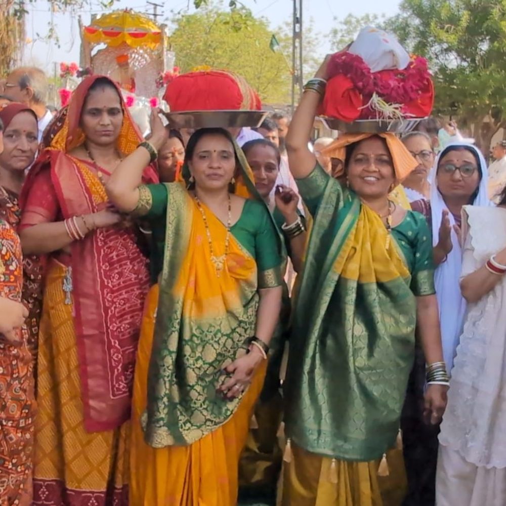 મોડાસામાં રામદેવ કથાનો પ્રારંભ:'અલખના ઓટલે' ભક્તિમય વાતાવરણ, 1 મે સુધી ચાલશે