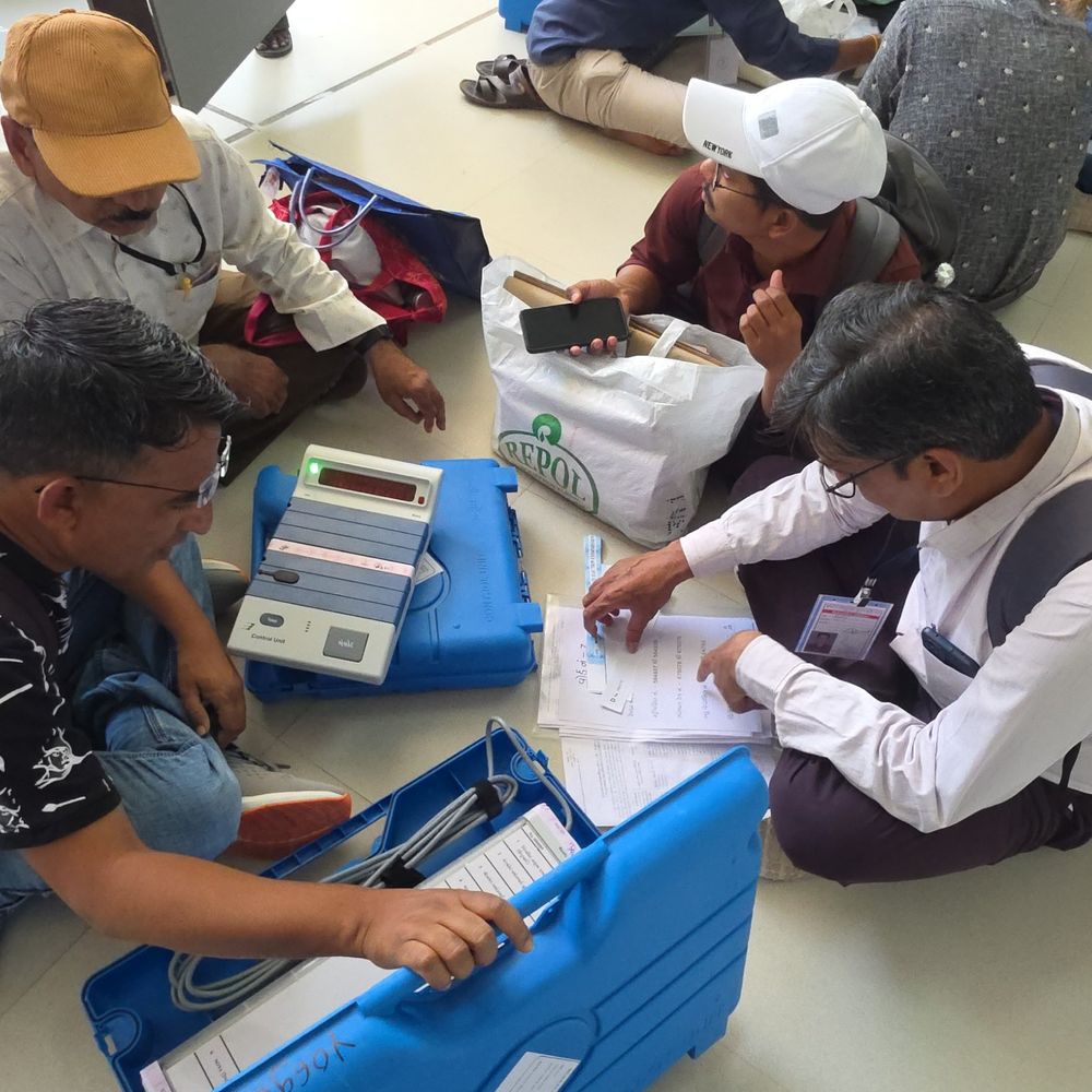 સુરેન્દ્રનગર મનપા ચૂંટણી, EVM ફાળવણી શરૂ:13 વોર્ડની 52 બેઠકો માટે તંત્રની તૈયારીઓ પૂર્ણ