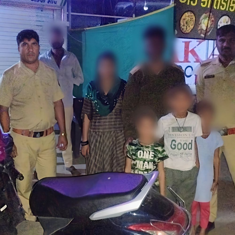 પત્નીના વિરહમાં યુવકે માનસિક સંતુલન ગુમાવ્યું:ગાંધીનગરની કેનાલમાં ત્રણ સંતાનો સાથે કૂદવા જતા પિતા માટે ખાખી દેવદૂત બની, ડભોડા પોલીસે ચાર જીવ ઉગાર્યા