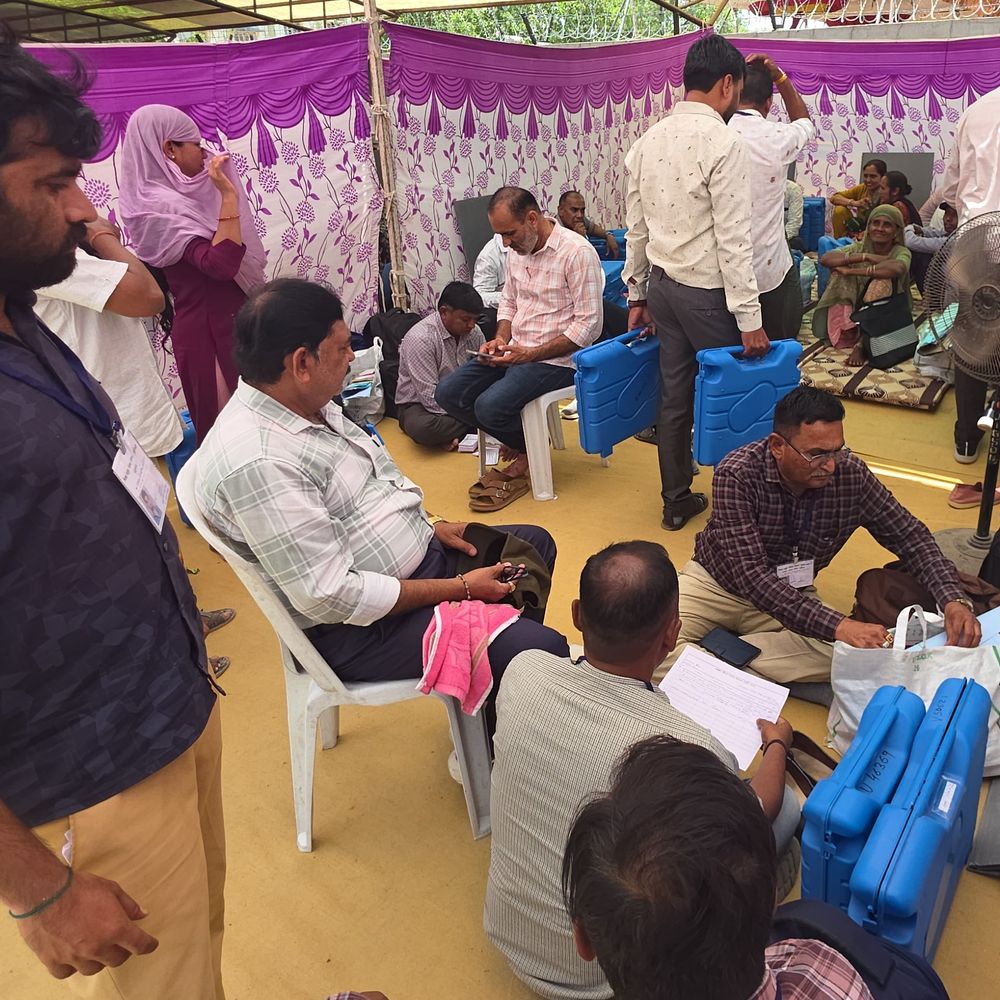 સુરેન્દ્રનગર જિલ્લામાં EVM મતદાન મથકોએ રવાના:સ્થાનિક સ્વરાજ્ય ચૂંટણી માટે તંત્ર દ્વારા ફાળવણી કાર્ય પૂર્ણ