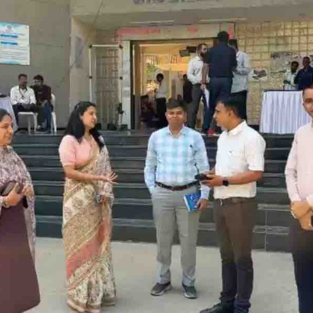 બનાસકાંઠામાં સ્થાનિક સ્વરાજ્યની ચૂંટણી માટે તંત્ર સજ્જ:1961 બૂથ પર 15000થી વધુ સ્ટાફ તૈનાત, પોલીસ બંદોબસ્ત ગોઠવાયો