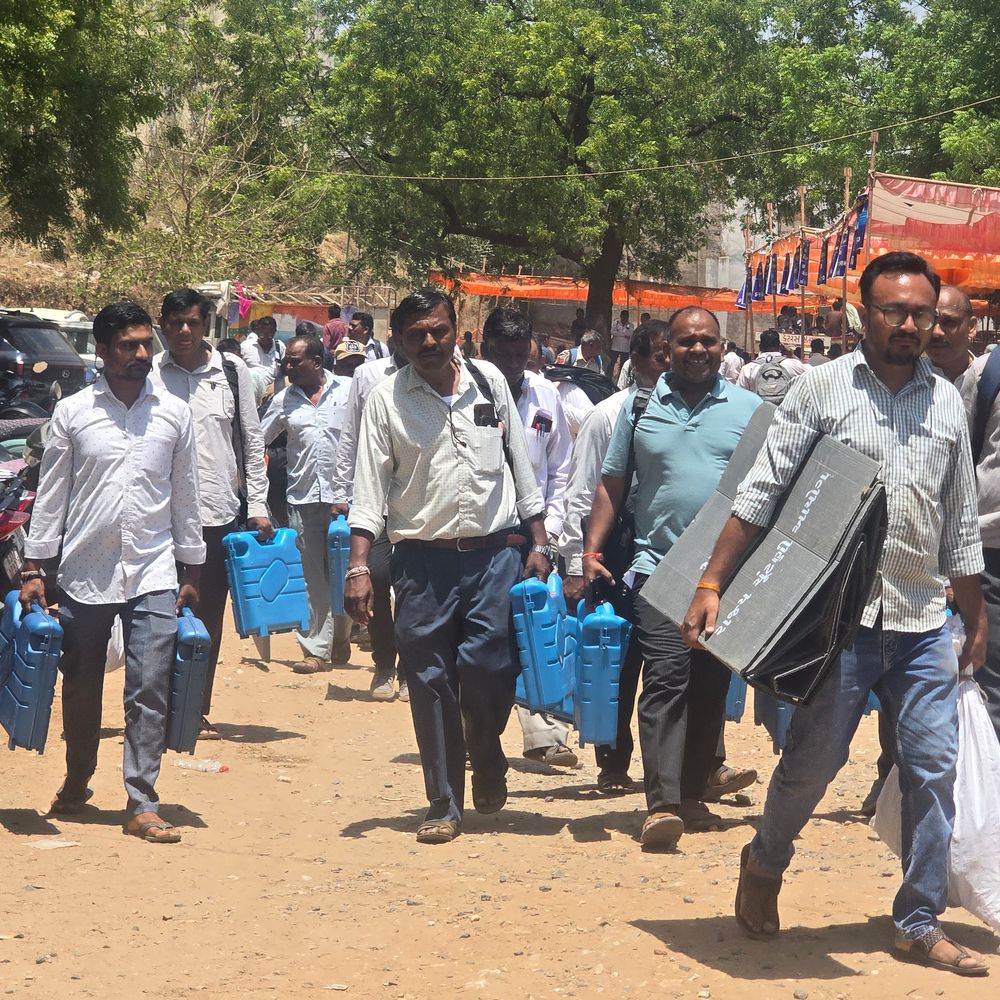 આજે સવારે 7 કલાકથી મતદાન શરૂ થશે:પંચ.માં પોલીસ બંદોબસ્ત સાથે ઇવીએમ સહિત સામગ્રી રવાના