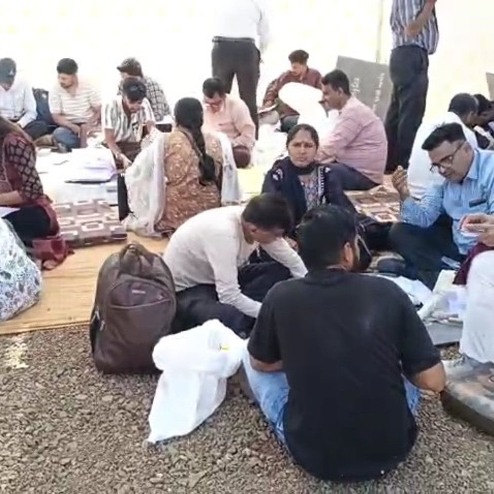 બોટાદ નગરપાલિકા ચૂંટણી માટે તૈયારીઓ પૂર્ણ:આવતીકાલે મતદાન, EVM વિતરણ થયું; 96 મથકો પર ચુસ્ત બંદોબસ્ત