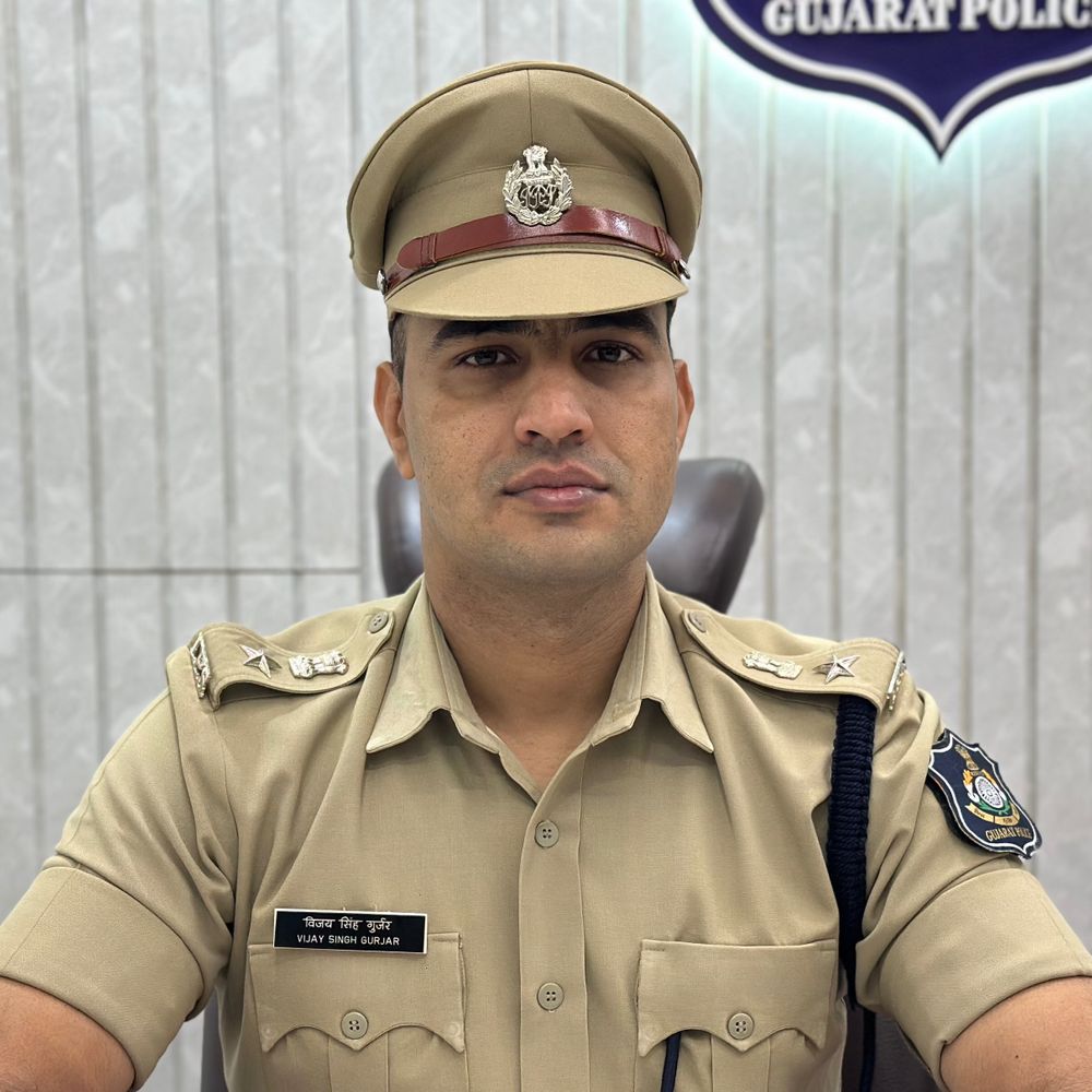 રાજકોટ જિલ્લામાં કાલે જામશે ચૂંટણી જંગ:81 બિલ્ડિંગના 165 બુથ અતિ સંવેદનશીલ, 2 ASP, 4 DYSP સહીત 2600થી વધુ પોલીસ 180 બોડી વોર્ન કેમેરા અને 7 ડ્રોન સાથે બંદોબસ્તમાં જોડાશે